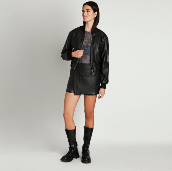 CASACA CORTA ECO CUERO NEGRO